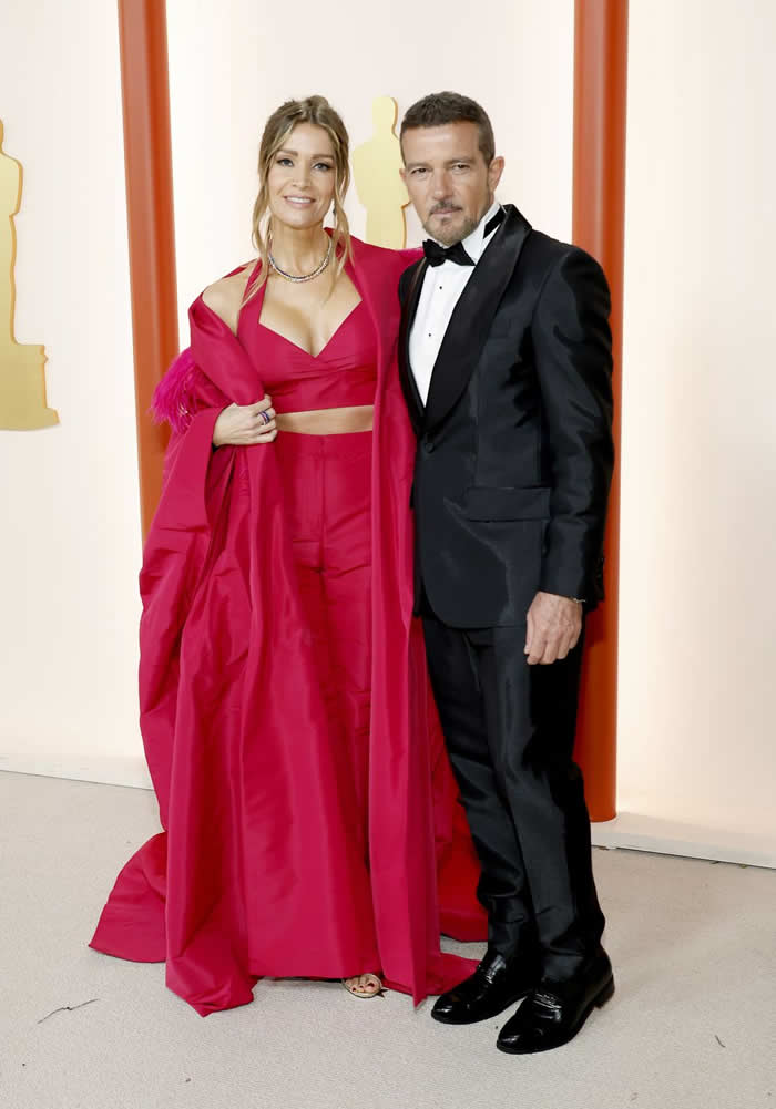 See Every Look from the 2023 Oscars Red Carpet Last Night