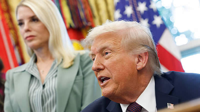 Pam Bondi with trump