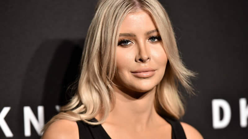 Sophia Hutchins Photos