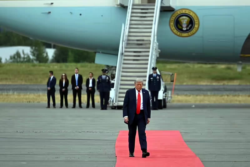 Trump cant walk straight line