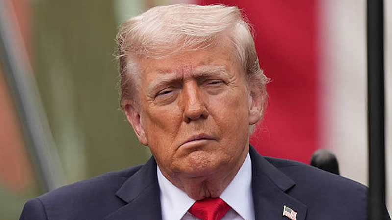 trump droopy face