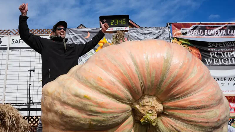 Brandon Dawson celebrating his win
