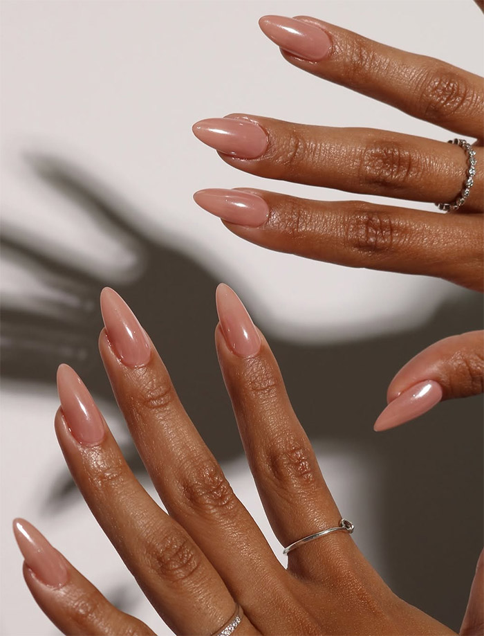 Glazed nude nails