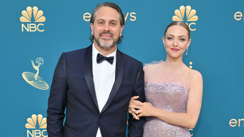 Amanda Seyfried and Thomas Sadoski